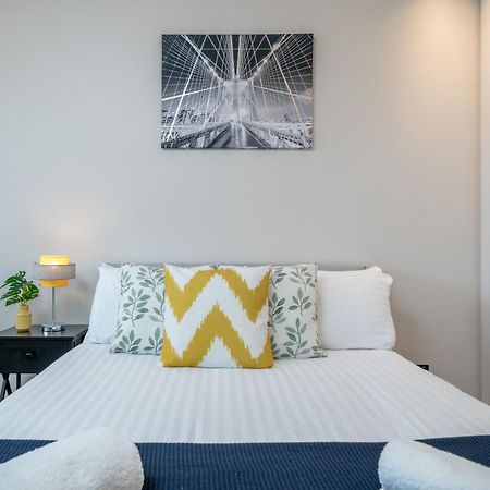 Skyvillion - Cozy Large 4 & 1 Bed Apartments In London Enfield, Mins To Tube Station, Free Wi-Fi ภายนอก รูปภาพ