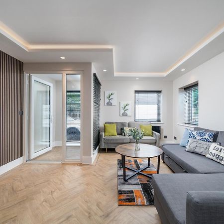 Skyvillion - Cozy Large 4 & 1 Bed Apartments In London Enfield, Mins To Tube Station, Free Wi-Fi ภายนอก รูปภาพ