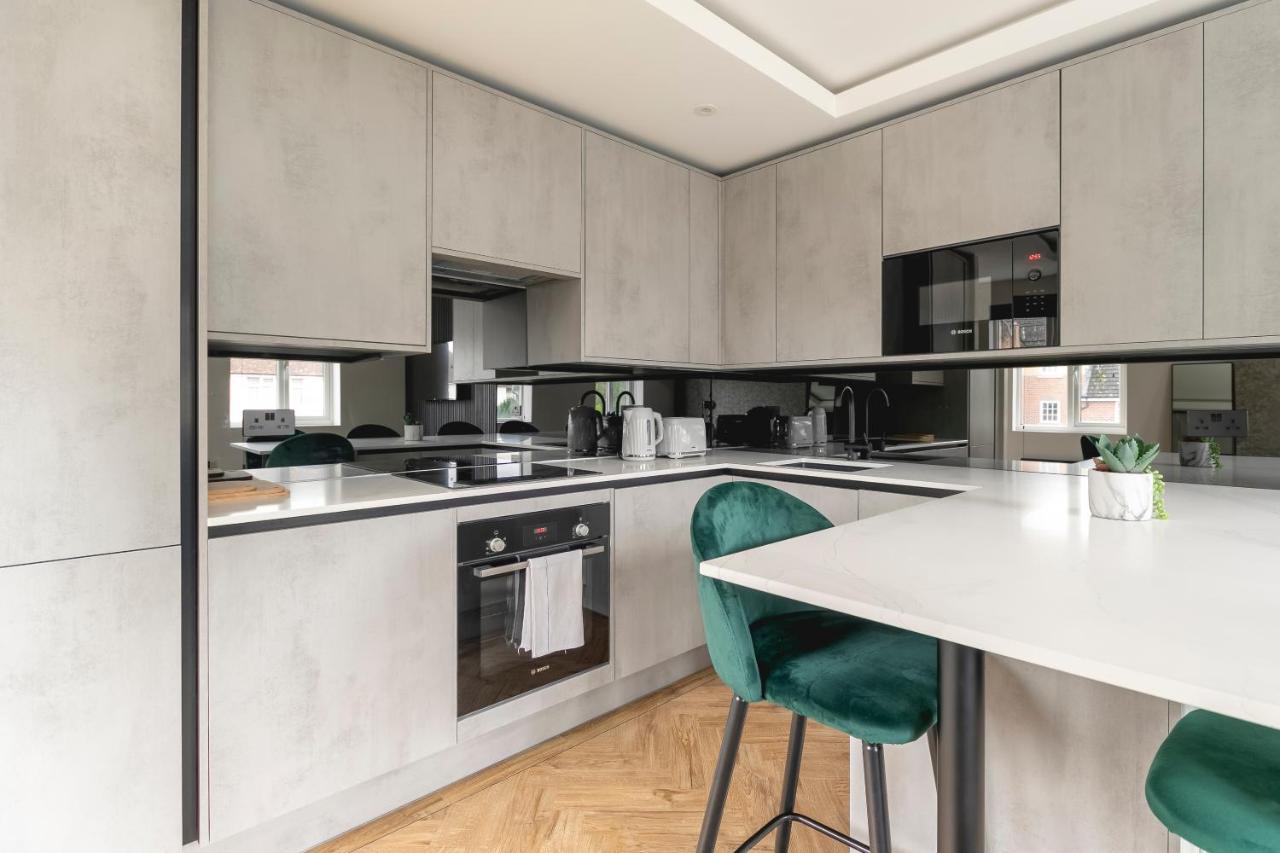 Skyvillion - Cozy Large 4 & 1 Bed Apartments In London Enfield, Mins To Tube Station, Free Wi-Fi ภายนอก รูปภาพ