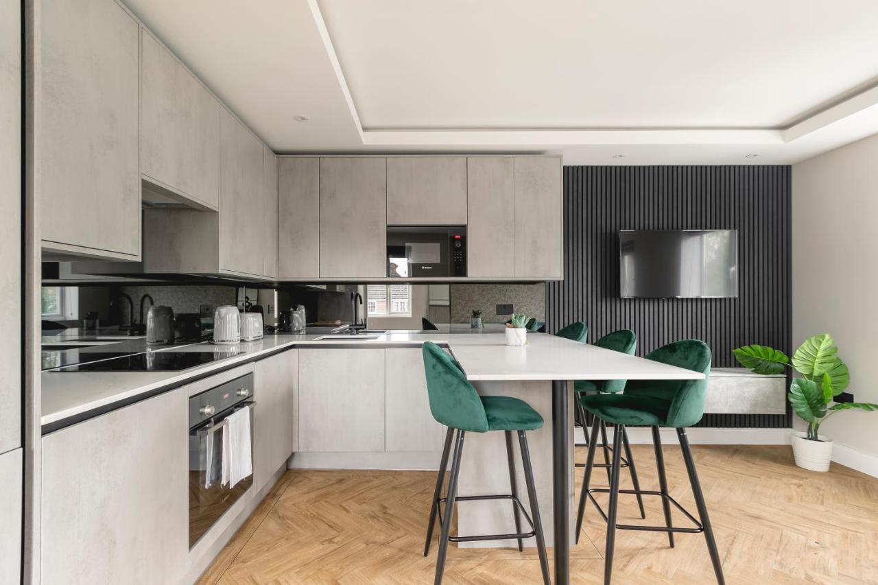 Skyvillion - Cozy Large 4 & 1 Bed Apartments In London Enfield, Mins To Tube Station, Free Wi-Fi ภายนอก รูปภาพ