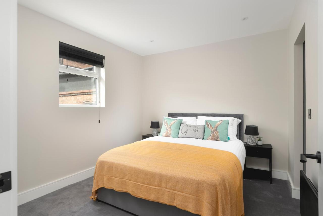 Skyvillion - Cozy Large 4 & 1 Bed Apartments In London Enfield, Mins To Tube Station, Free Wi-Fi ภายนอก รูปภาพ