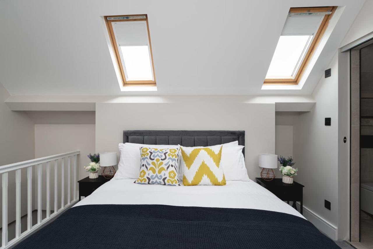 Skyvillion - Cozy Large 4 & 1 Bed Apartments In London Enfield, Mins To Tube Station, Free Wi-Fi ภายนอก รูปภาพ