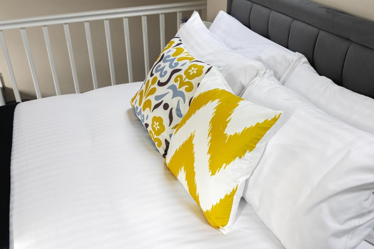 Skyvillion - Cozy Large 4 & 1 Bed Apartments In London Enfield, Mins To Tube Station, Free Wi-Fi ภายนอก รูปภาพ