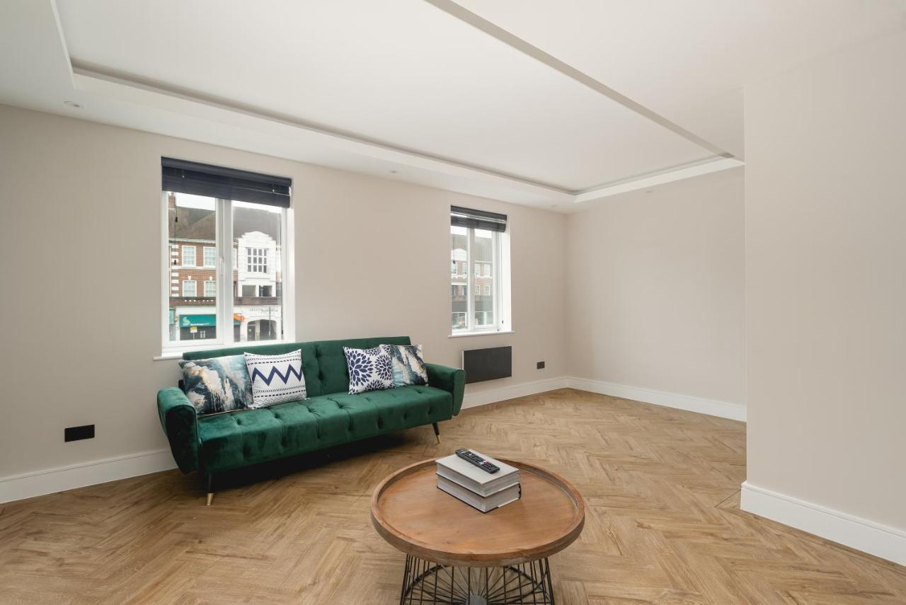Skyvillion - Cozy Large 4 & 1 Bed Apartments In London Enfield, Mins To Tube Station, Free Wi-Fi ภายนอก รูปภาพ
