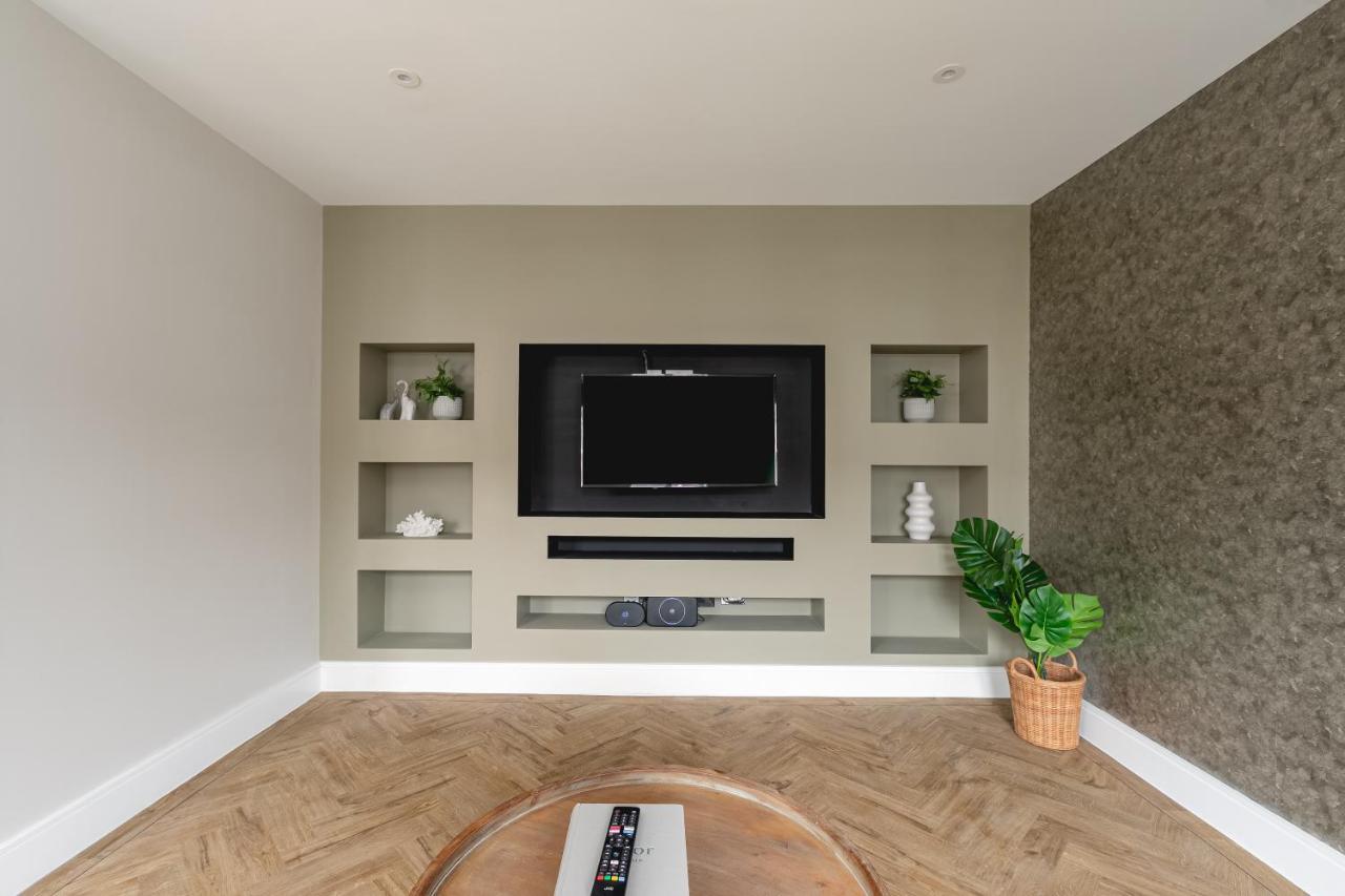 Skyvillion - Cozy Large 4 & 1 Bed Apartments In London Enfield, Mins To Tube Station, Free Wi-Fi ภายนอก รูปภาพ