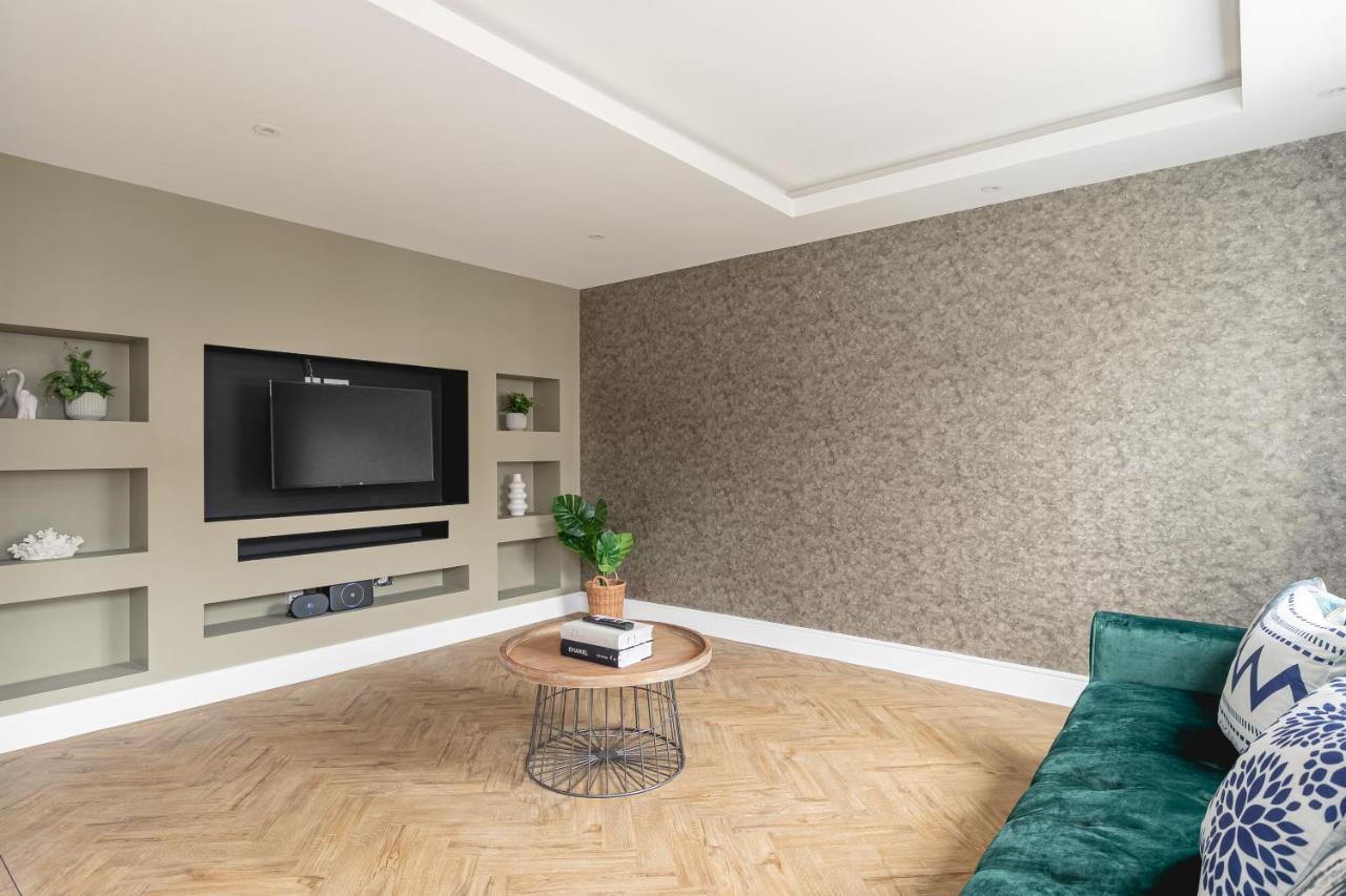 Skyvillion - Cozy Large 4 & 1 Bed Apartments In London Enfield, Mins To Tube Station, Free Wi-Fi ภายนอก รูปภาพ