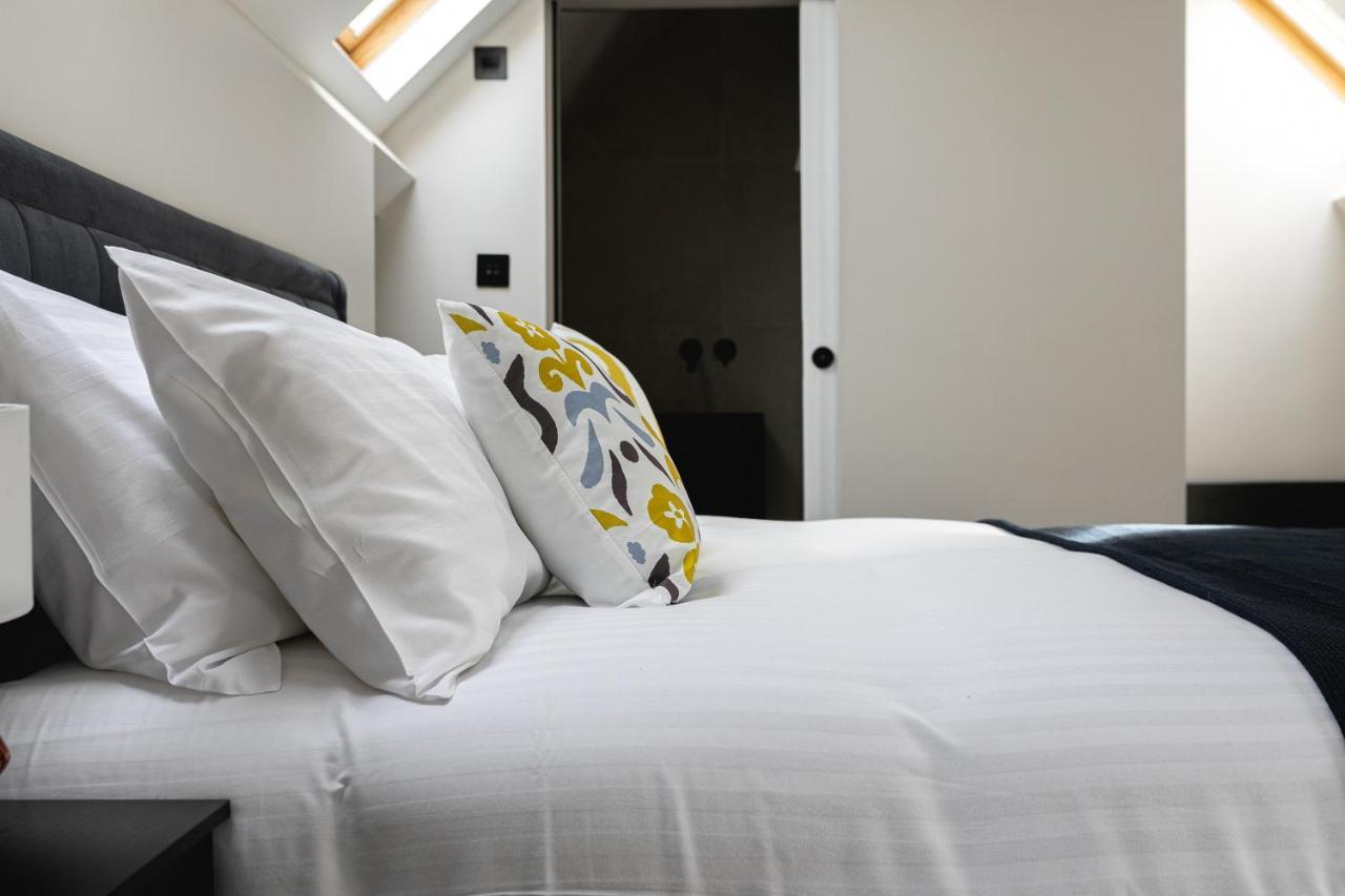Skyvillion - Cozy Large 4 & 1 Bed Apartments In London Enfield, Mins To Tube Station, Free Wi-Fi ภายนอก รูปภาพ
