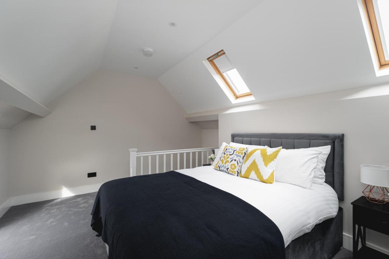 Skyvillion - Cozy Large 4 & 1 Bed Apartments In London Enfield, Mins To Tube Station, Free Wi-Fi ภายนอก รูปภาพ