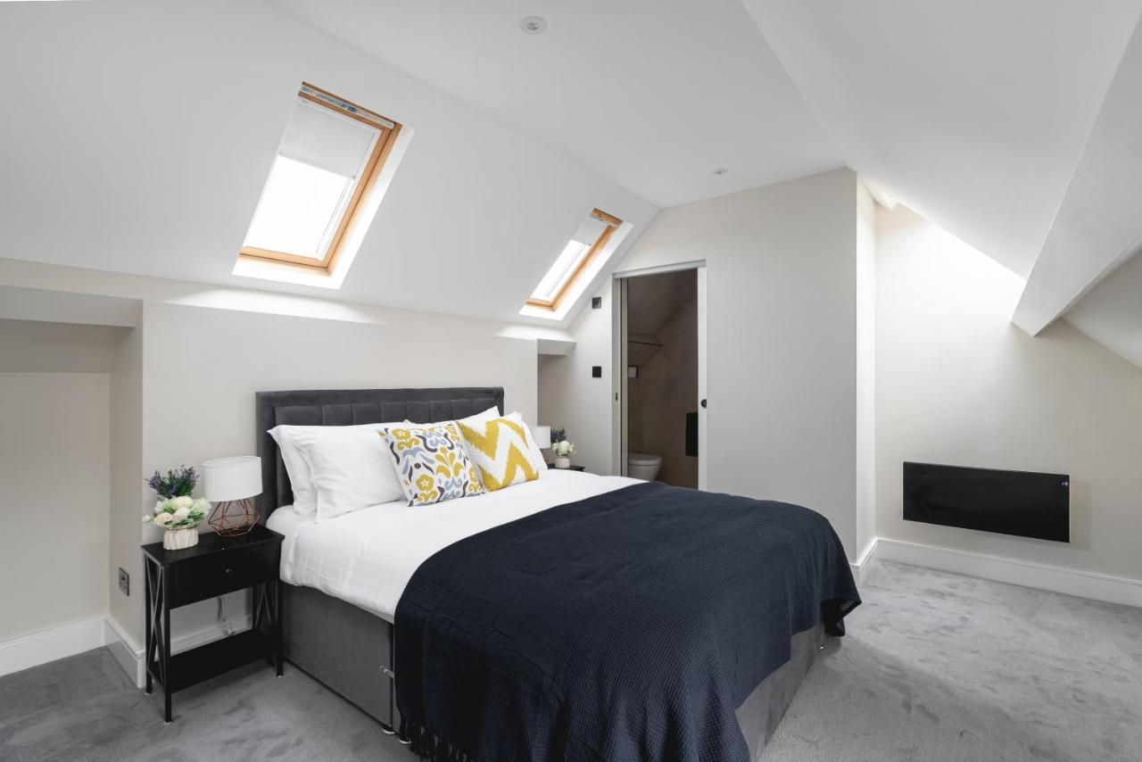 Skyvillion - Cozy Large 4 & 1 Bed Apartments In London Enfield, Mins To Tube Station, Free Wi-Fi ภายนอก รูปภาพ