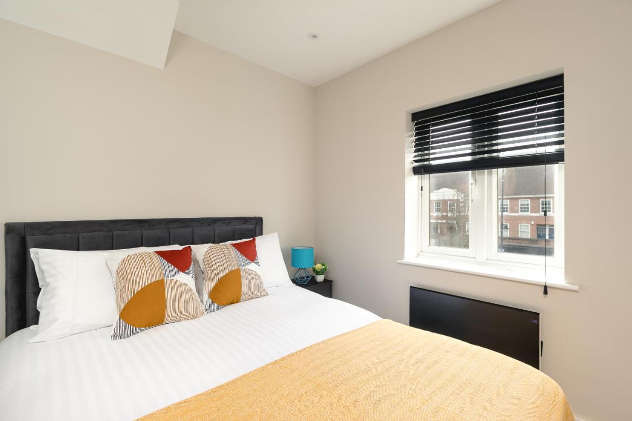 Skyvillion - Cozy Large 4 & 1 Bed Apartments In London Enfield, Mins To Tube Station, Free Wi-Fi ภายนอก รูปภาพ