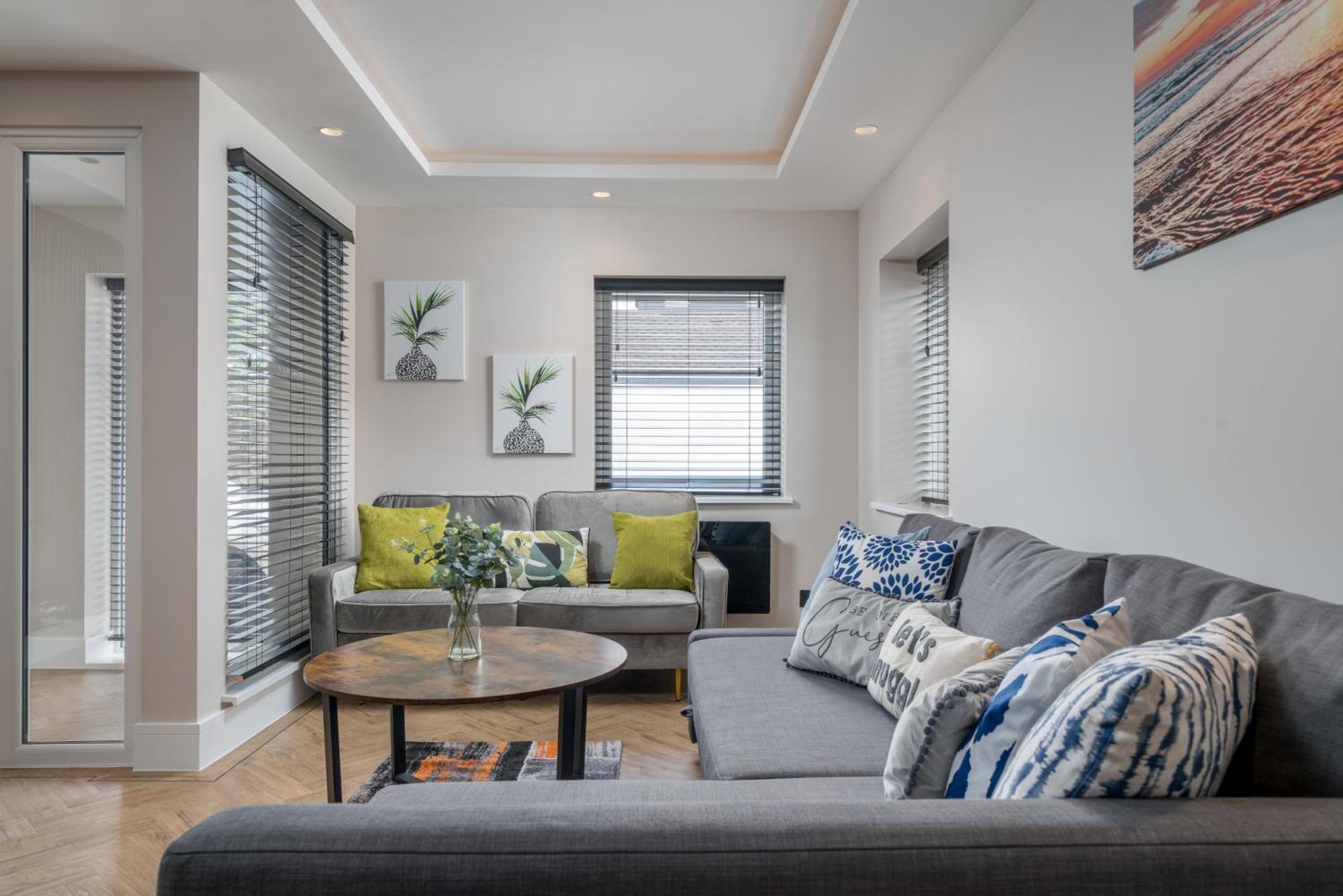 Skyvillion - Cozy Large 4 & 1 Bed Apartments In London Enfield, Mins To Tube Station, Free Wi-Fi ภายนอก รูปภาพ
