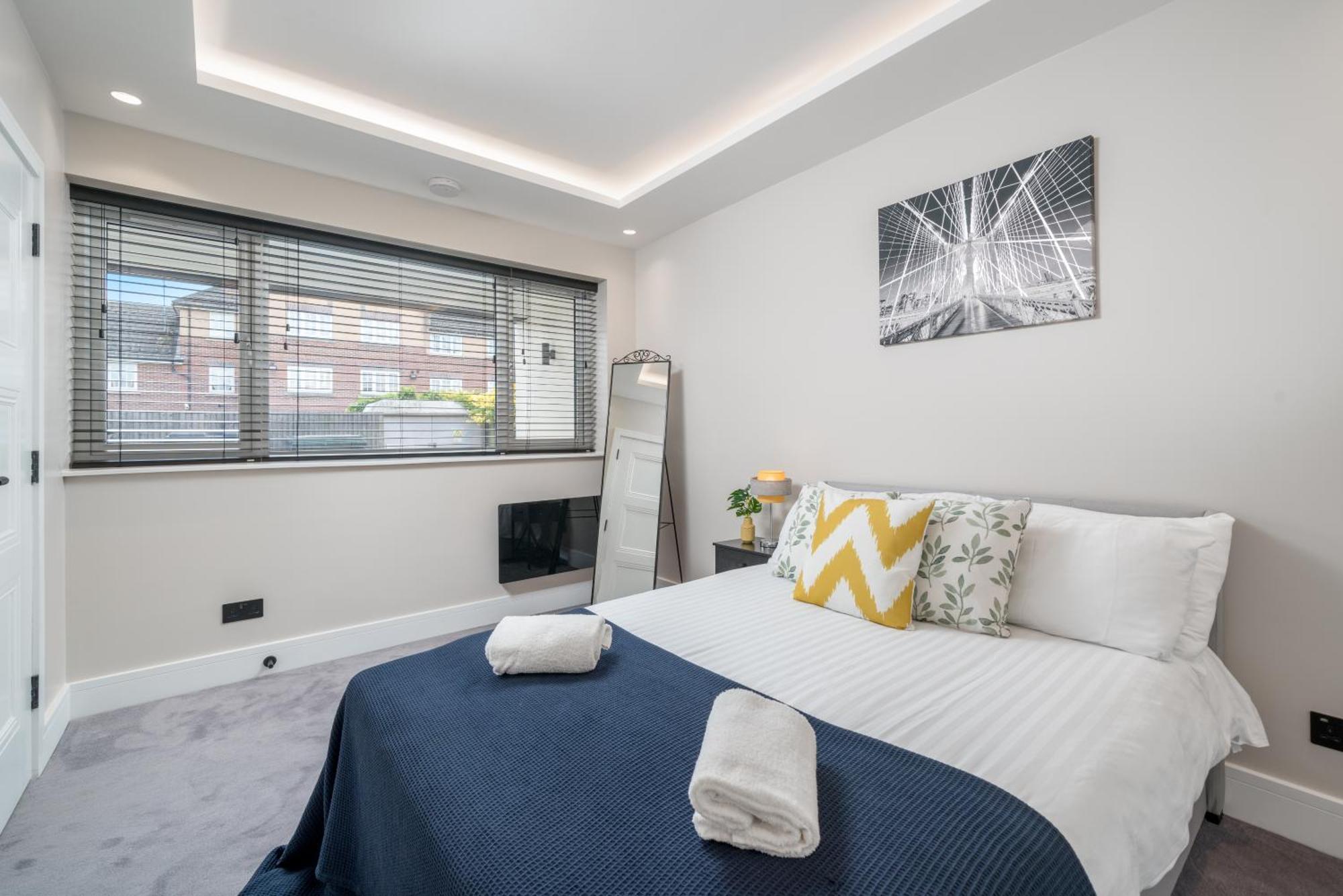 Skyvillion - Cozy Large 4 & 1 Bed Apartments In London Enfield, Mins To Tube Station, Free Wi-Fi ภายนอก รูปภาพ